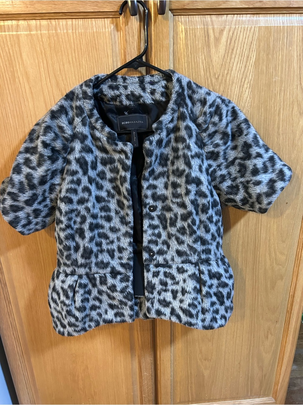 BCBGMaxAzria Gray Leopard-Print Short Teddy Jacket